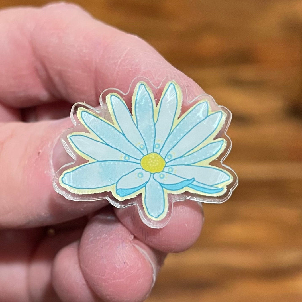 Blue Daisy Flower Acrylic Pin, Jewelry Gift for Woman, Acrylic Pin for Gardner, Floral Acrylic Pin, Blue Flower Pin